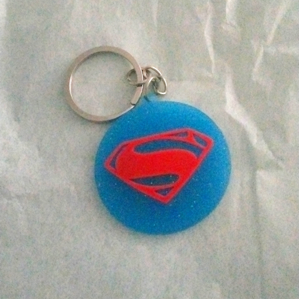 Superman symbol keychain